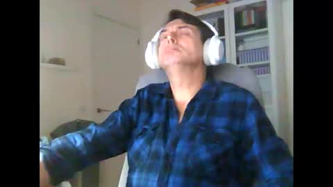 Snapshot of liongr69 chatting on 11-24-25, 07:41 liongr69 online show from 11-24-25, 07:41