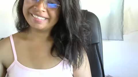 liora online show from 05-03-26, 10:54