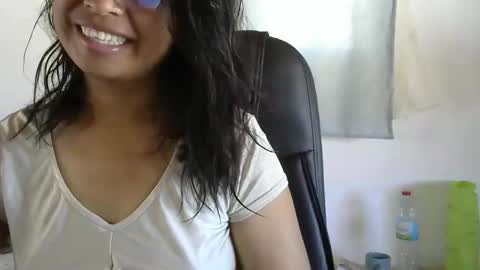 liora online show from 05-07-26, 09:14
