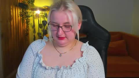 LioraArdyn online show from 04-22-26, 05:32