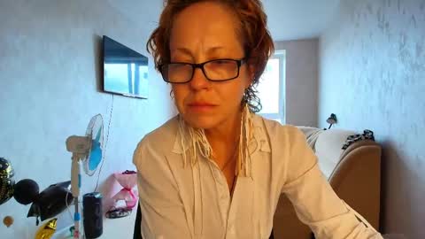 Liora Weiss online show from 05-27-26, 09:17