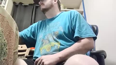 Snapshot of lip198 chatting on 03-09-25, 01:04 Phillip online show from 03-09-25, 01:04