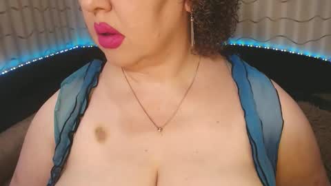 LIpsAddiction online show from 05-10-26, 01:49