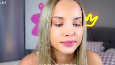 Amelia online show from 10-26-25, 01:11