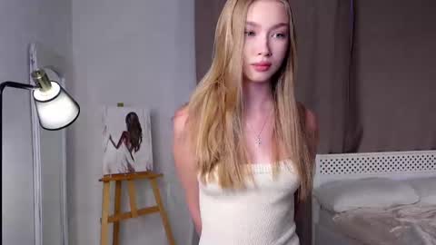 Lina online show from 02-27-25, 11:20