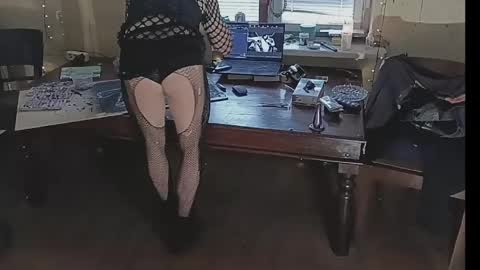 Snapshot of liquid_sky_ chatting on 03-21-26, 02:53 liquid_sky_ online show from 03-21-26, 02:53