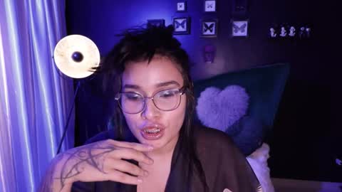 Snapshot of lireesa chatting on 03-21-26, 08:19 Lire online show from 03-21-26, 08:19