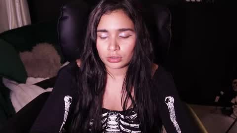 Snapshot of lireesa chatting on 05-21-26, 05:03 Lire online show from 05-21-26, 05:03
