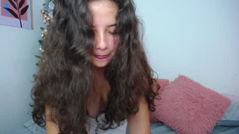 Snapshot of lirio05 chatting on 12-23-24, 11:06 Lily see u on december 2 online show from 12-23-24, 11:06