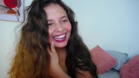 Snapshot of lirio05 chatting on 01-07-25, 09:35 Lily see u on december 2 online show from 01-07-25, 09:35