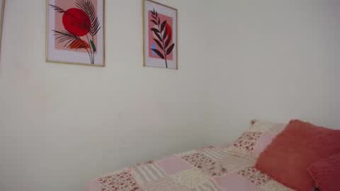 Snapshot of lirio05 chatting on 03-05-25, 09:26 Lily see u on december 2 online show from 03-05-25, 09:26