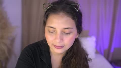 Snapshot of lirio05 chatting on 10-14-25, 07:14 Lily see u on december 2 online show from 10-14-25, 07:14