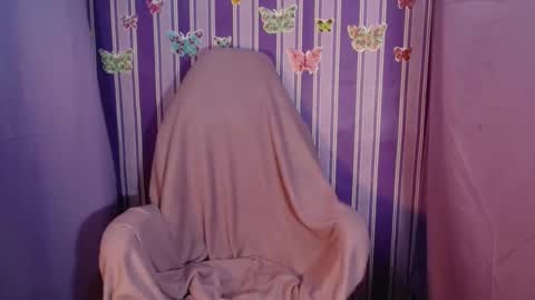 Snapshot of lirpa1997 chatting on 03-04-26, 06:03 April online show from 03-04-26, 06:03