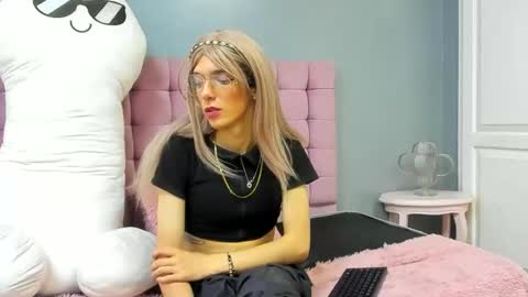 Lis  online show from 03-06-26, 01:35