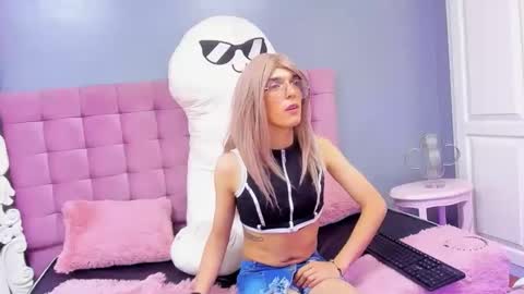 Lis  online show from 03-08-26, 02:15