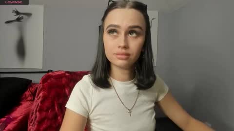 Snapshot of lisa__johnson chatting on 10-21-25, 12:22 lisa__johnson online show from 10-21-25, 12:22