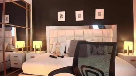 Lisa online show from 02-04-25, 06:38