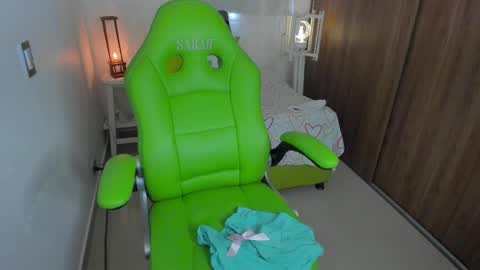 Lisa  online show from 02-17-25, 03:09