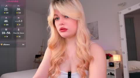 Lisa online show from 05-15-26, 01:12