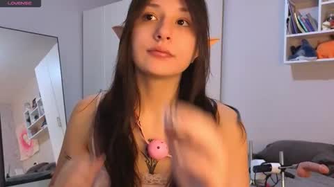 Snapshot of lisa_mzemta chatting on 12-19-25, 08:54 Lisa online show from 12-19-25, 08:54