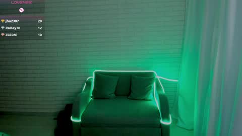 Snapshot of lisa_ree_ chatting on 01-03-25, 11:57 lisa online show from 01-03-25, 11:57