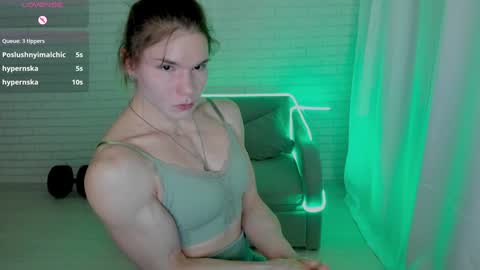 Snapshot of lisa_ree_ chatting on 01-11-25, 12:44 lisa online show from 01-11-25, 12:44