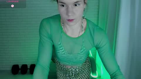 Snapshot of lisa_ree_ chatting on 02-16-25, 11:59 lisa online show from 02-16-25, 11:59