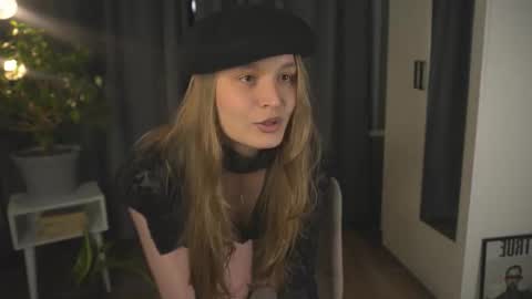 Snapshot of lisa_schiele chatting on 09-29-25, 08:13 Elisabeth or Lisa online show from 09-29-25, 08:13