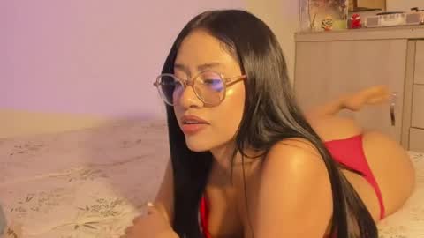 Snapshot of lisa_t08 chatting on 04-18-26, 01:20 Lisa Thompson online show from 04-18-26, 01:20