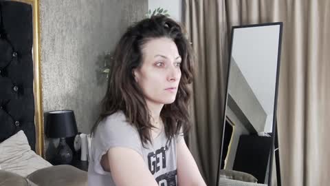 lisacroft online show from 02-09-25, 04:14