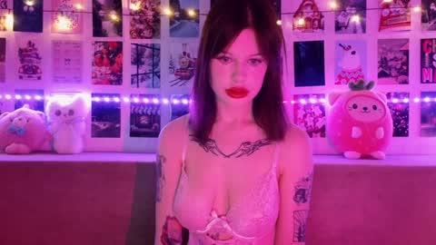 Lisa online show from 12-18-24, 03:26