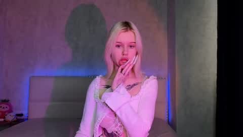 Lisa online show from 09-24-25, 03:43