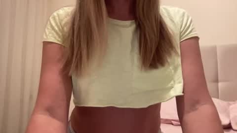 Lisa online show from 01-10-25, 08:04