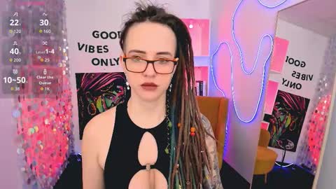 Snapshot of lisafoxy_y chatting on 03-13-26, 05:47 Lisa online show from 03-13-26, 05:47