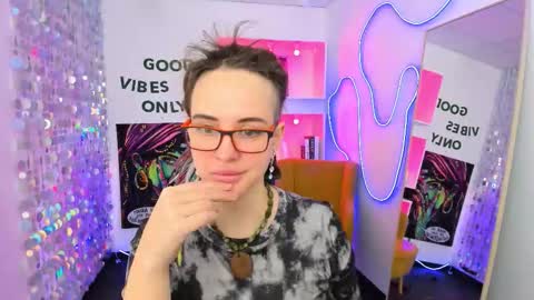 Snapshot of lisafoxy_y chatting on 03-16-26, 05:55 Lisa online show from 03-16-26, 05:55