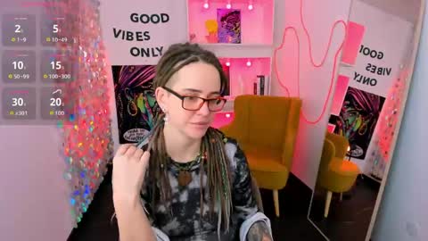 Snapshot of lisafoxy_y chatting on 03-25-26, 05:46 Lisa online show from 03-25-26, 05:46