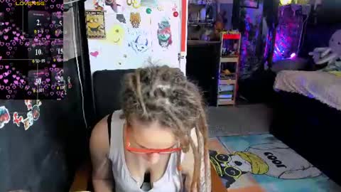 Snapshot of lisafoxy_y chatting on 06-09-26, 07:09 Lisa online show from 06-09-26, 07:09