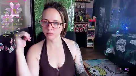 Snapshot of lisafoxy_y chatting on 07-10-26, 06:39 Lisa online show from 07-10-26, 06:39