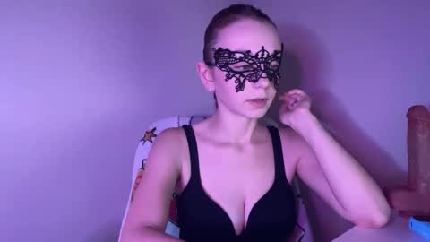 Snapshot of lisafrazier chatting on 09-10-25, 05:13 Lisa online show from 09-10-25, 05:13