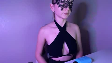 Snapshot of lisafrazier chatting on 09-13-25, 04:40 Lisa online show from 09-13-25, 04:40