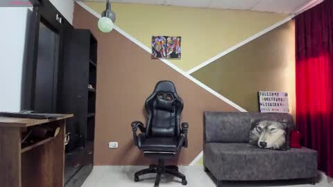 Snapshot of lisagray_1 chatting on 06-24-26, 07:35 Lisa Gray Independent Model online show from 06-24-26, 07:35