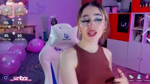 Snapshot of lisamayson chatting on 03-08-25, 08:35 LISA online show from 03-08-25, 08:35