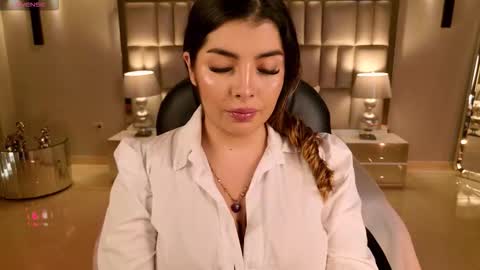 LISA MONROE online show from 12-17-25, 07:42