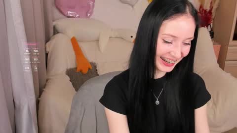 Snapshot of lisamooore chatting on 10-18-25, 04:19 Lisa Moore online show from 10-18-25, 04:19