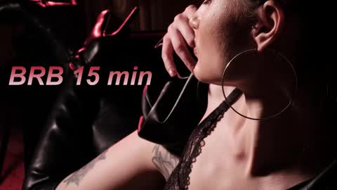 Snapshot of lisamooore chatting on 02-02-26, 07:51 Lisa Moore online show from 02-02-26, 07:51