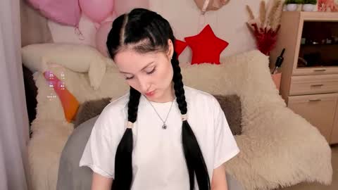 Snapshot of lisamooore chatting on 02-13-26, 04:19 Lisa Moore online show from 02-13-26, 04:19