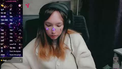 Snapshot of lisamoth chatting on 10-30-25, 09:15 lisamoth online show from 10-30-25, 09:15