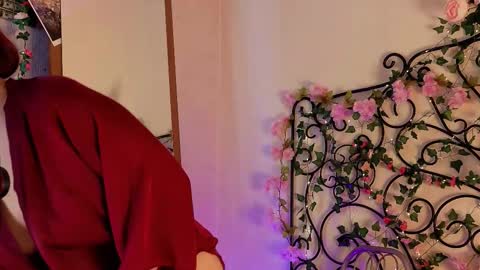 Snapshot of lisavamp chatting on 10-01-25, 10:49 LisaVamp online show from 10-01-25, 10:49