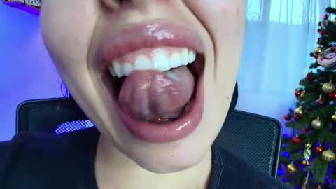 Lisbet online show from 12-28-24, 10:02