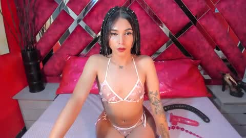 Snapshot of lisbethqueen_ chatting on 12-31-24, 08:12 lily online show from 12-31-24, 08:12